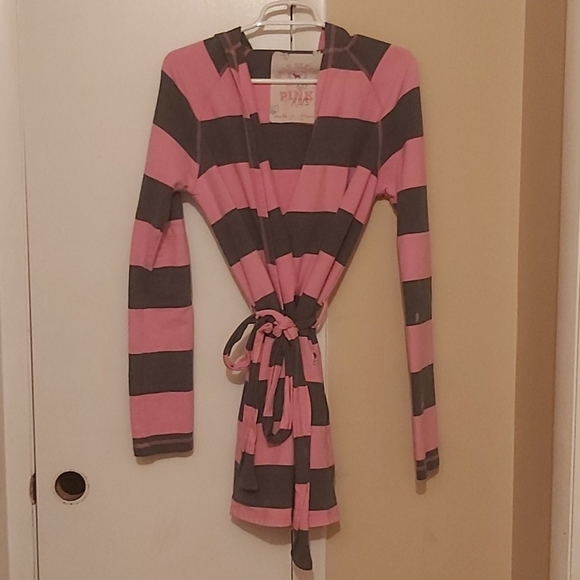 PINK Victoria's secret hooded robe - Picture 1 of 7